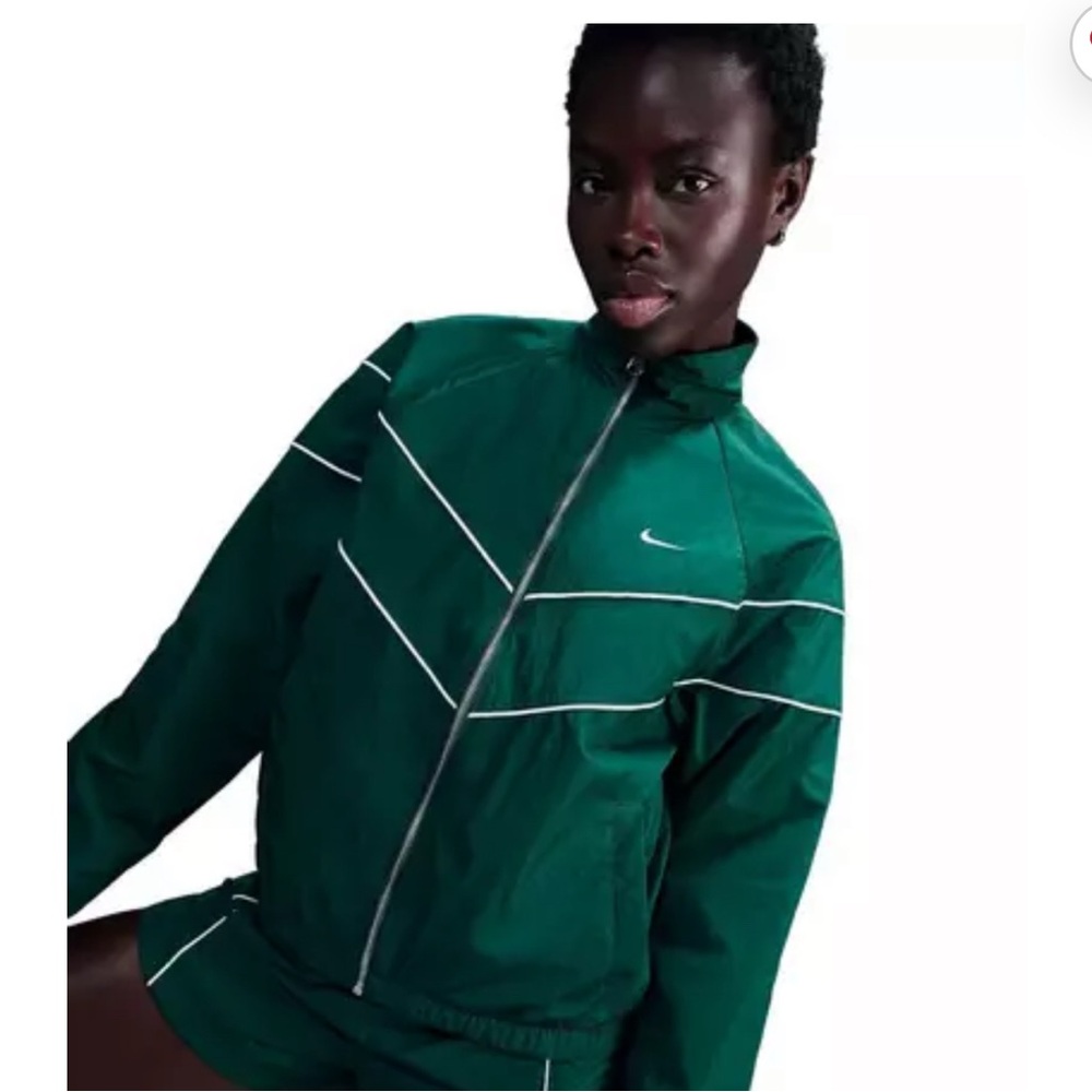 Nike Women's Windrunner Loose UV Woven Full-Zip Jacket